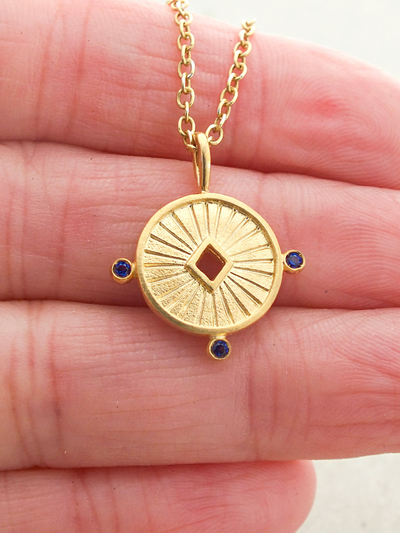 Aurora Necklace in 18k gold and Sapphires