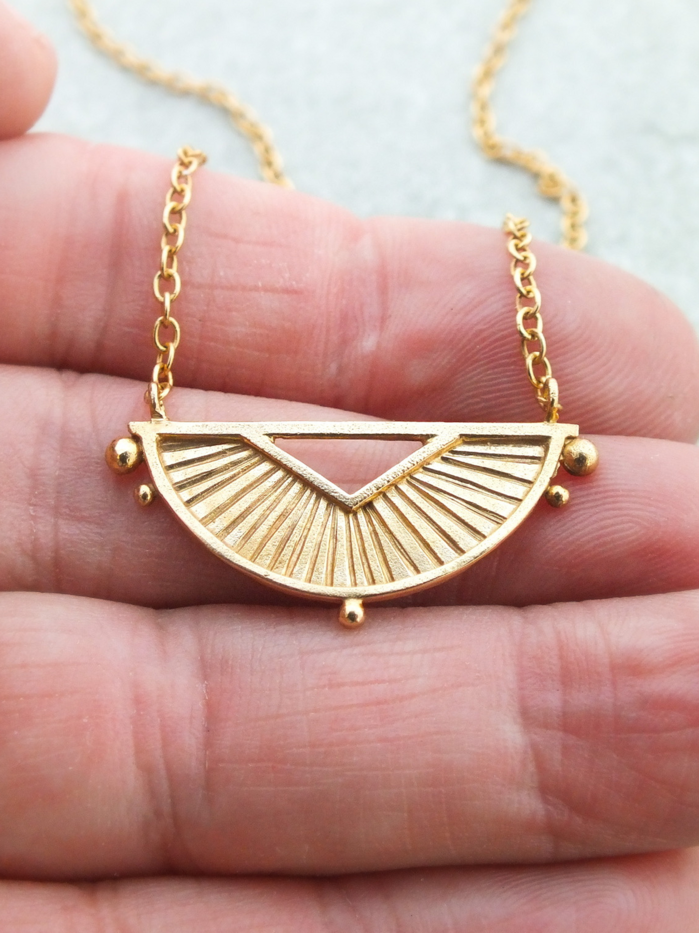 Eos Necklace in 18k Gold