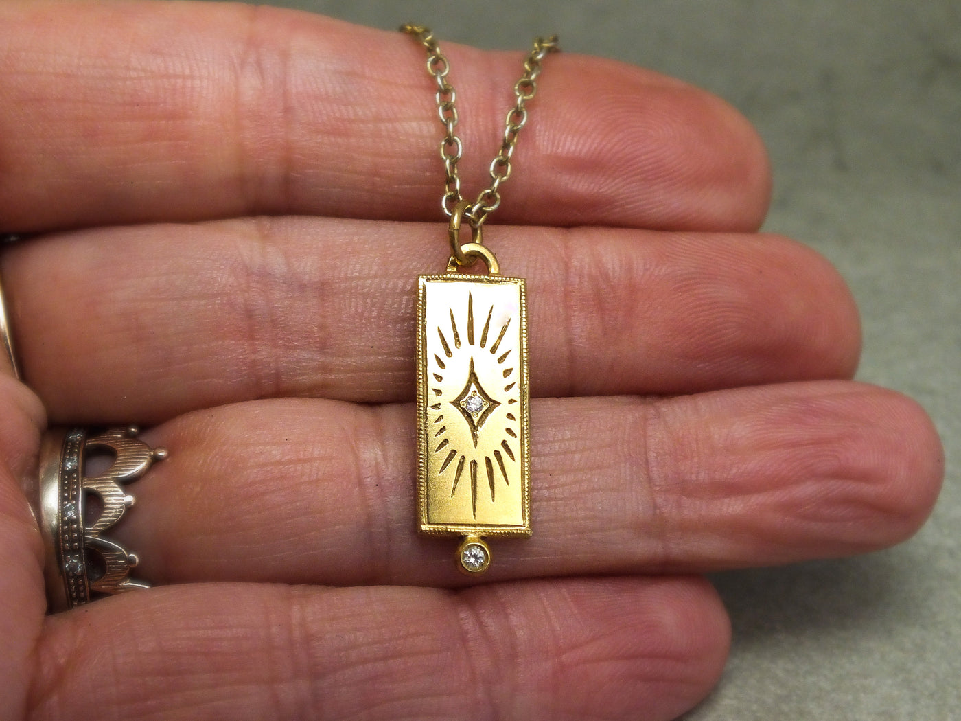 Lux 18k gold diamond necklace