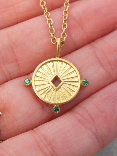Aurora Necklace in 18k gold and Emeralds